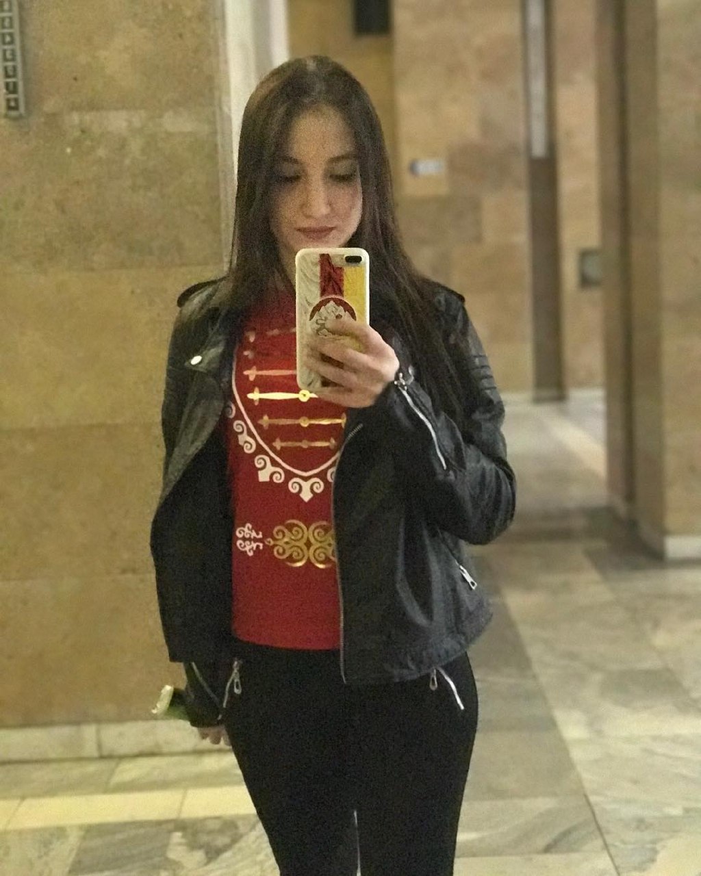 ����������