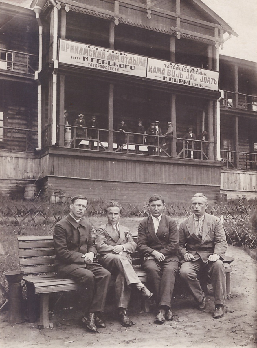 ����������