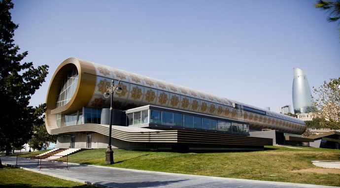 ����������