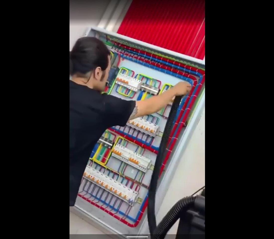 ����������