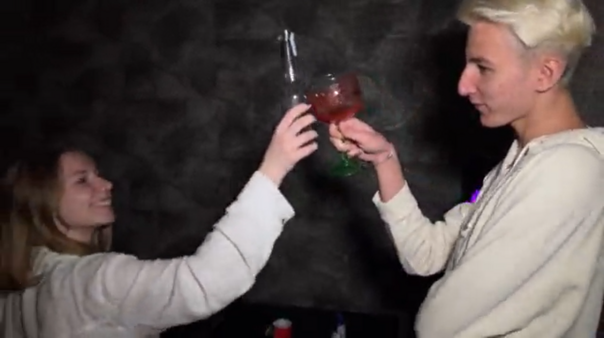 ����������