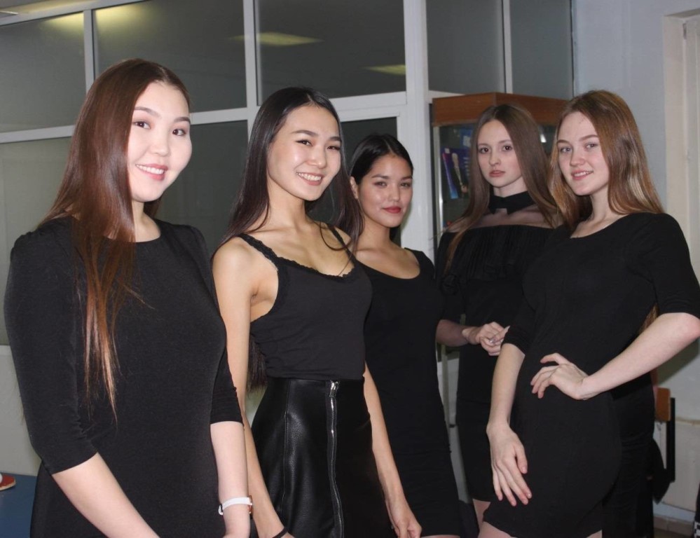 ����������