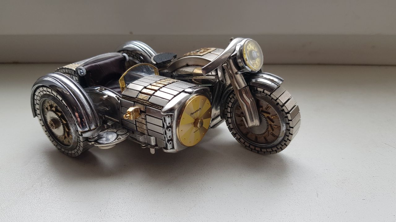 ����������