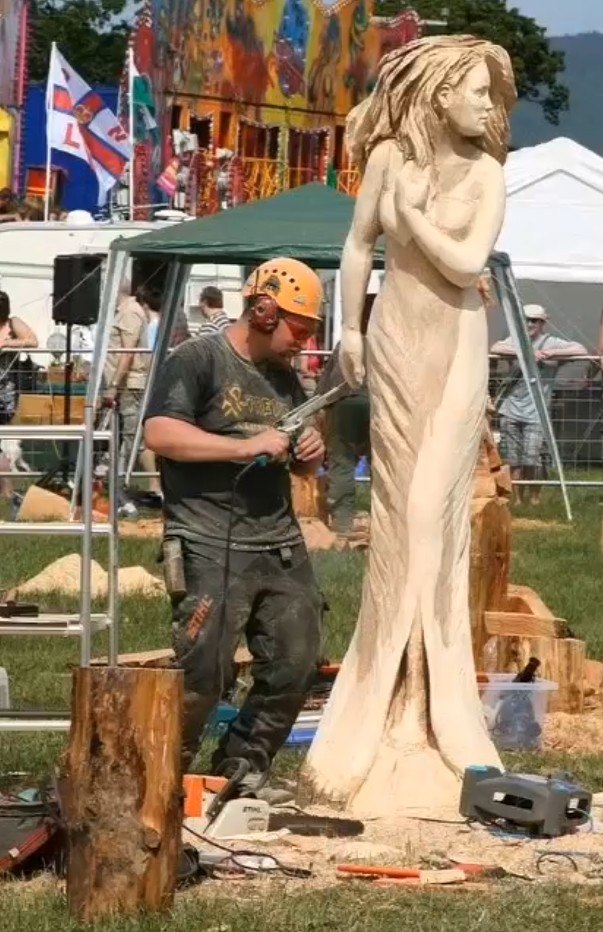 ����������