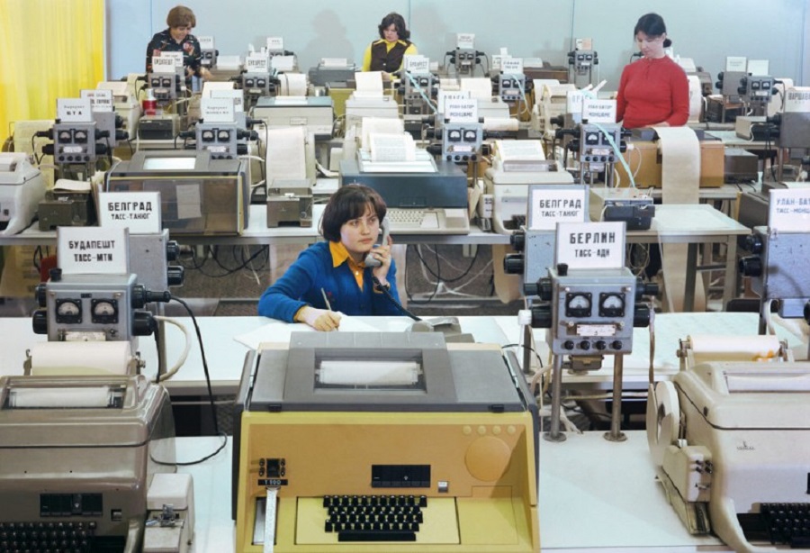 ����������