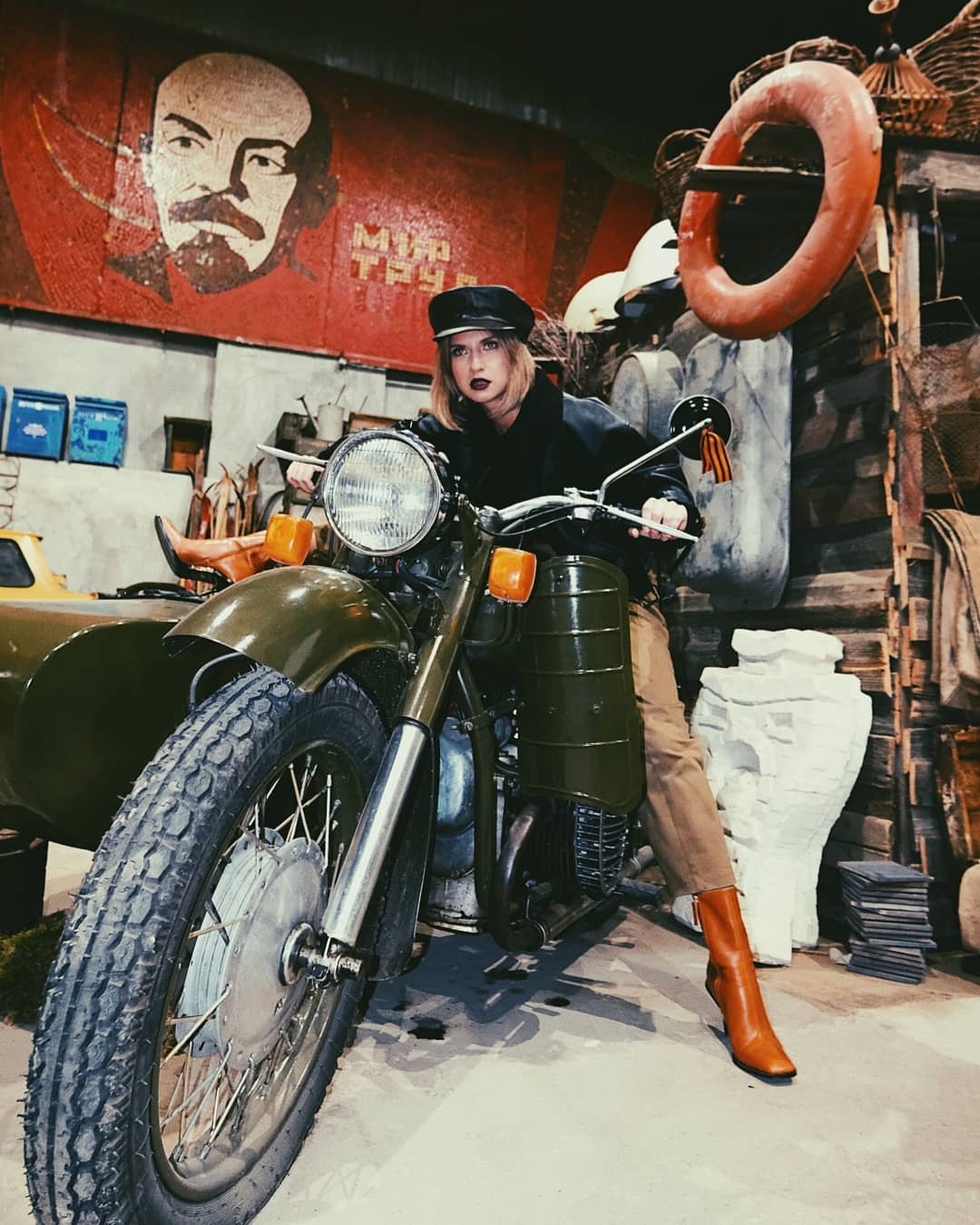 ����������