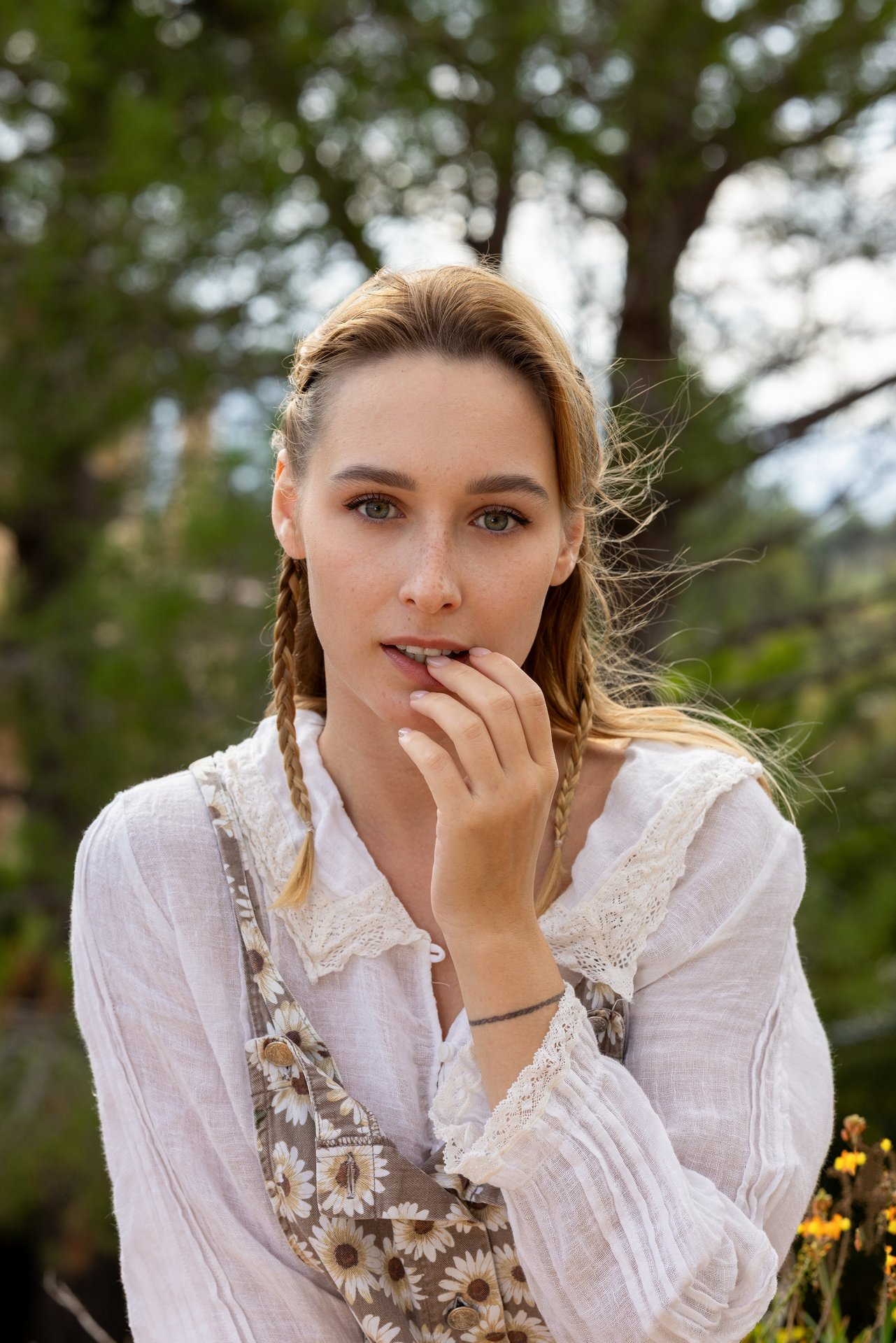 ����������